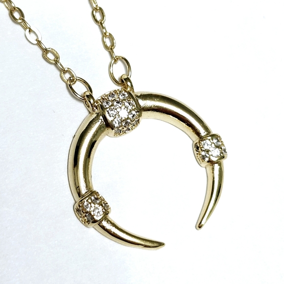 NEW Crescent Moon Necklace Gold over Silver - Picture 6 of 6